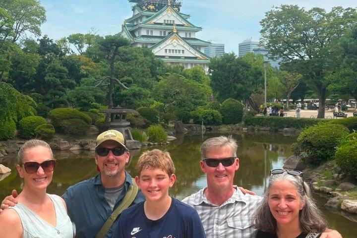 PRIVATE 6時間、大阪城、黒門、道頓堀からのフードツアー。