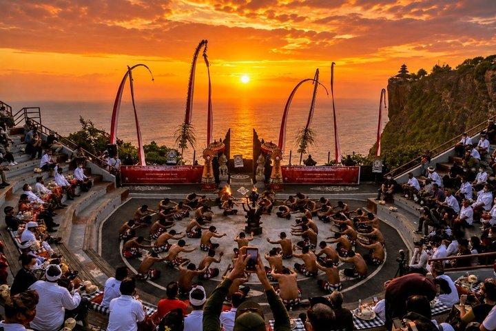 Klipper, Ild & Solnedgang: Bali Aftenflugten