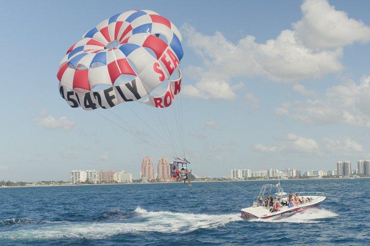 Ocean Parasailing Adventure In フォートローダーデール, FL