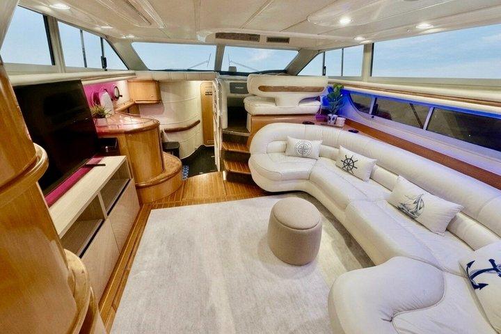 マイアミでのプライベートヨットレンタル、無料ジェットスキー2台付き