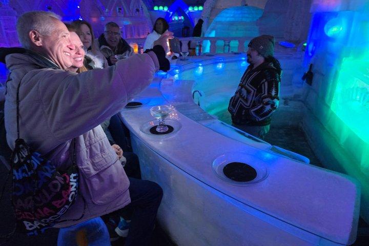 シェナ温泉ツアー：天然ミネラルウォーターでリラックス