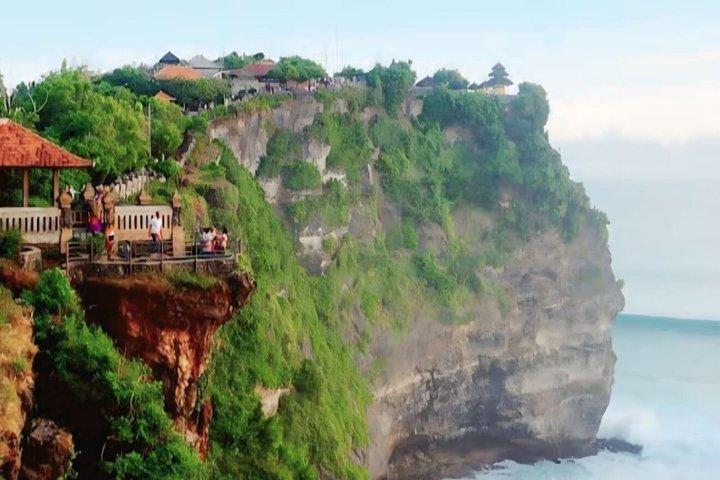 Bali Famous Beach, Kecak Dance, Uluwatu Temple, Solnedgang, Middag