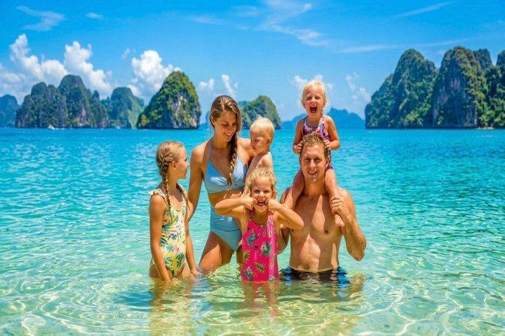 カタマランによるプーケット、ピーピ、カイ諸島シュノーケリングツアー