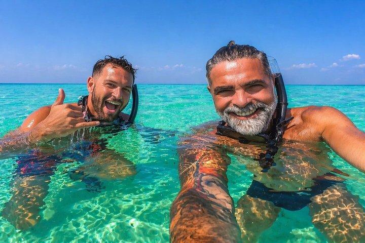 カタマランによるプーケット、ピーピ、カイ諸島シュノーケリングツアー