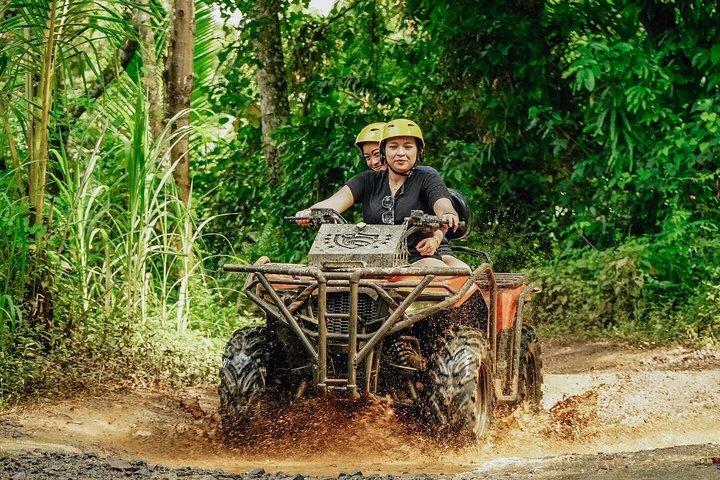 バリ島プライベートATVアドベンチャーとトラガ・シンガ水泳パッケージ