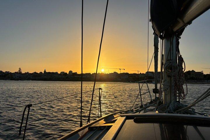 カスカイスの夕日セーリングツアー 2時間