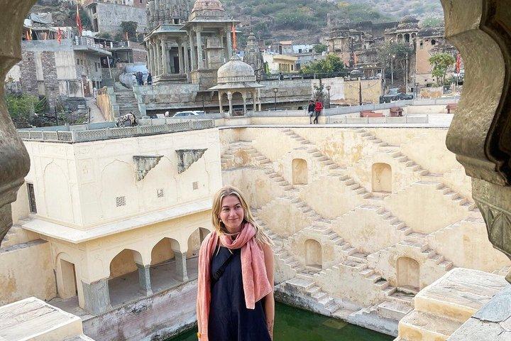 Jaipur Private Sightseeing Tour by Cab with Local Guide