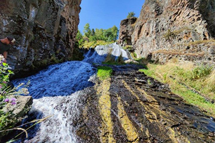 Armenia Historical Day Tour in Khor Virap Jermuk and Noravank