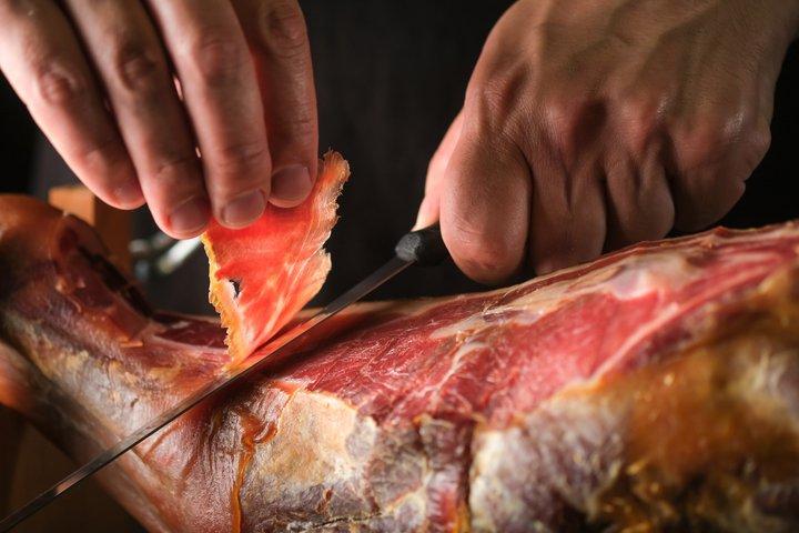 Barcelona van La Boqueria naar Iberisch Hamfabriekstour en Proeverij