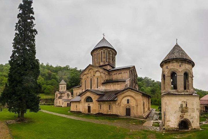 Kutaisi Gelati Motsameta and Bagrati Group Tour