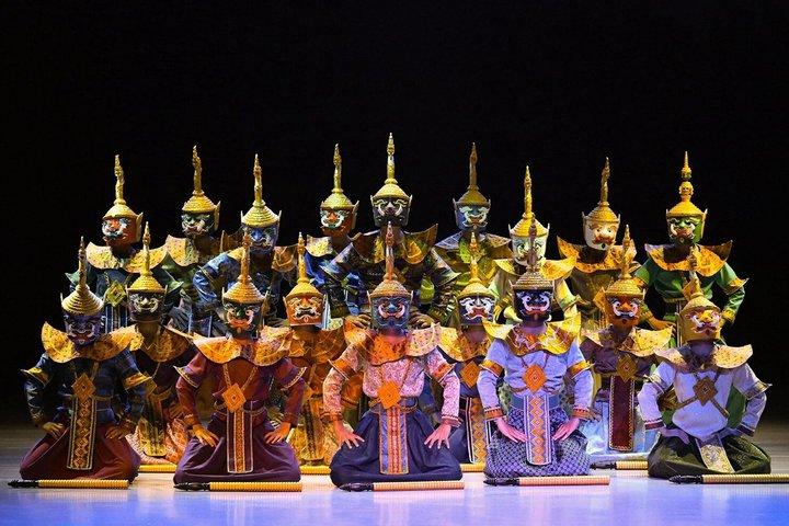Heritage Tour at Luang Prabang with Dinner Cruise and Light Show