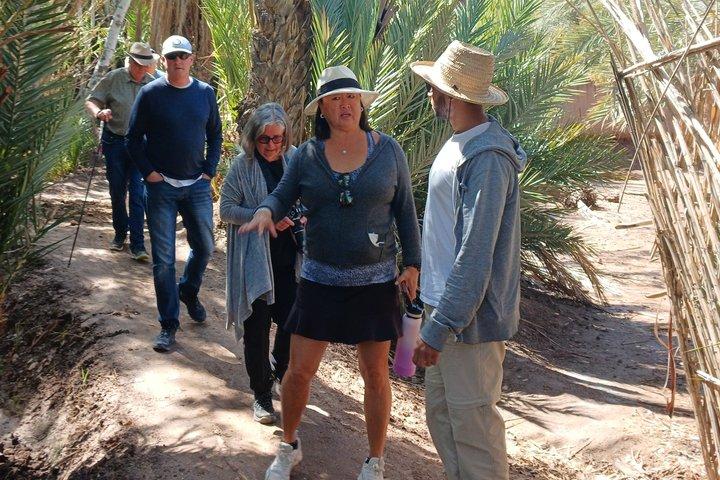 貸切スコウラオアシス散策ツアーと地元民と手作り食事