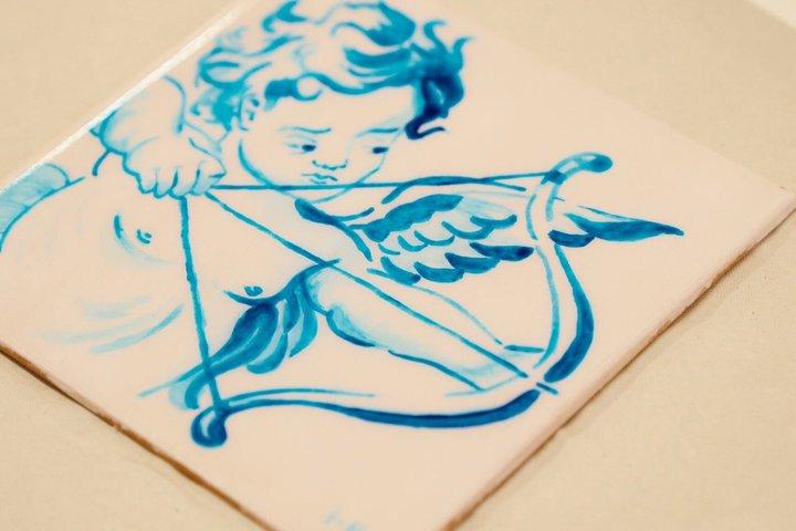 ポルトのダウンタウンのタイル画とカクテル-大聖堂