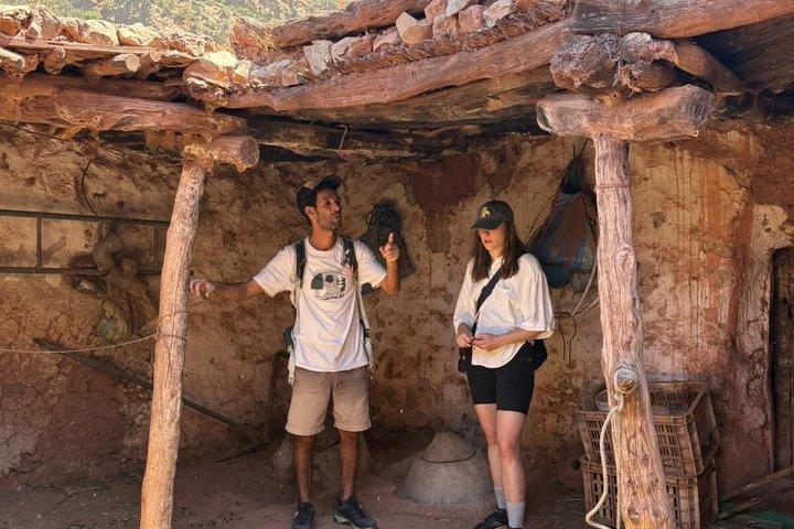 Hiking Beyond Paradise Valley