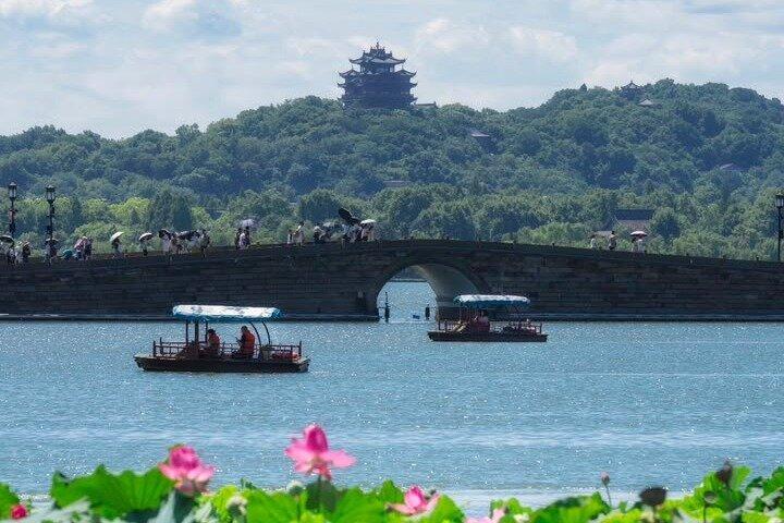 杭州ロボット展と西湖ガイド付き日帰り旅行