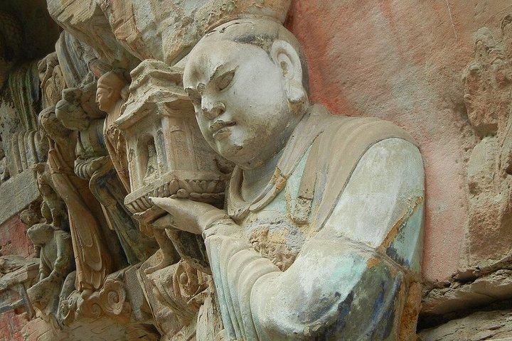 古代の岩彫刻とホンヤ・ドンプライベートツアー