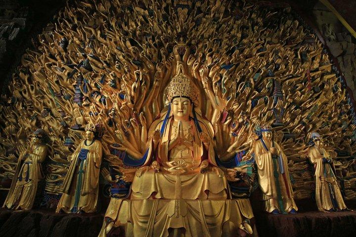 古代の岩彫刻とホンヤ・ドンプライベートツアー