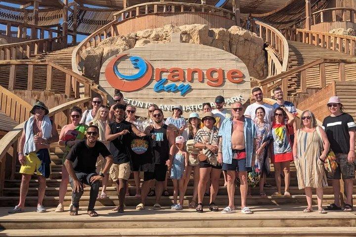 Excursão guiada de barco de luxo de Orange Bay a partir de Hurghada