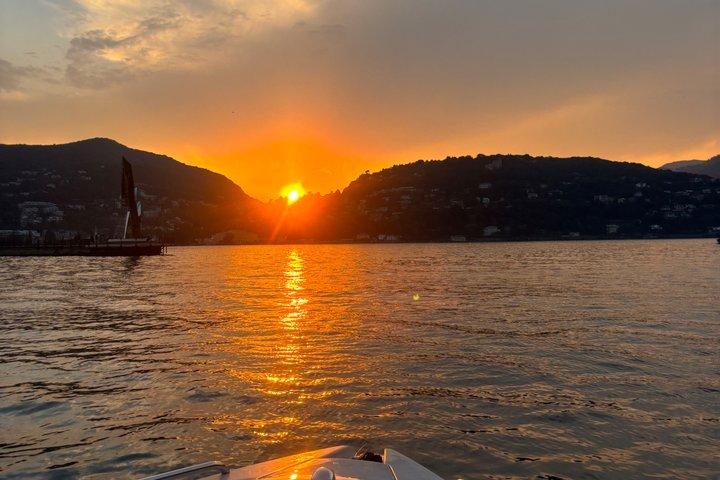 Bootstour auf dem Comer See mit Prosecco und Geschichten