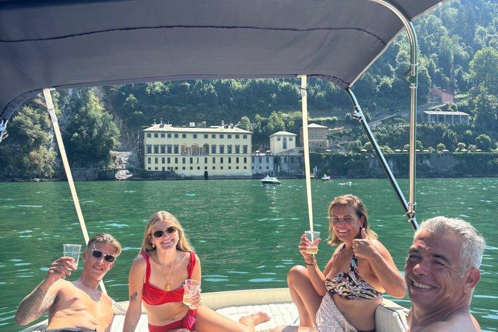 Bootstour auf dem Comer See mit Prosecco und Geschichten