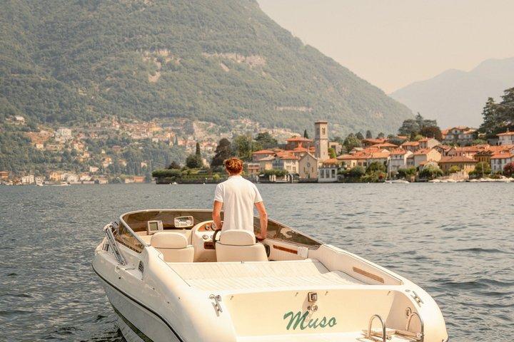 Bootstour auf dem Comer See mit Prosecco und Geschichten