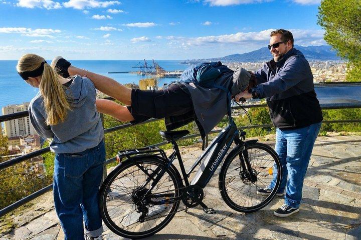 マラガEバイクツアー：旧市街、ギブラルファロの森、海岸