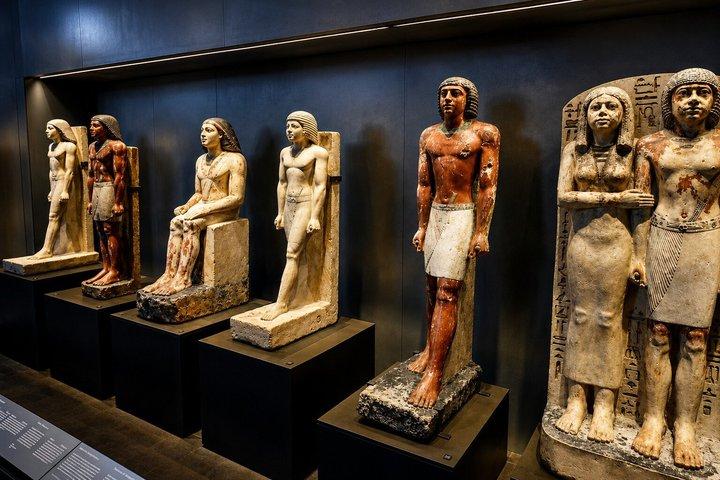 アレクサンドリア港から大エジプト博物館とギザのピラミッドツアー
