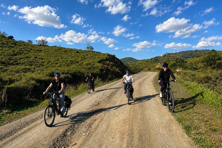 モンテス・デ・マラガ自然公園 E-マウンテンバイクツアー