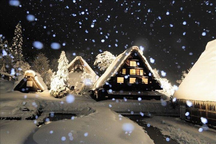 白川郷ライトアップ2日間ツアー（東京発）