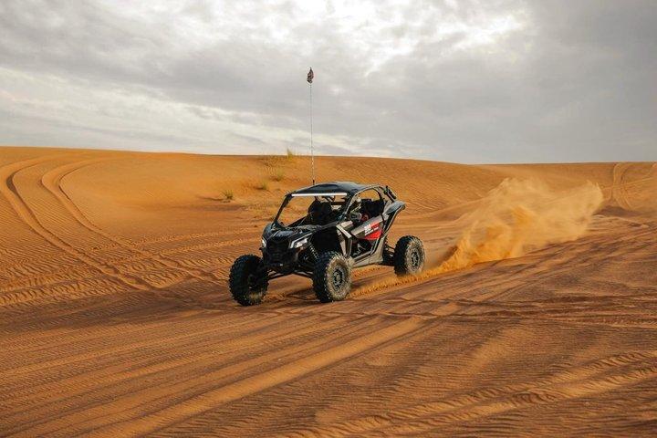 ドバイソロデューンバギー1-時間セルフドライブCan-Am X3