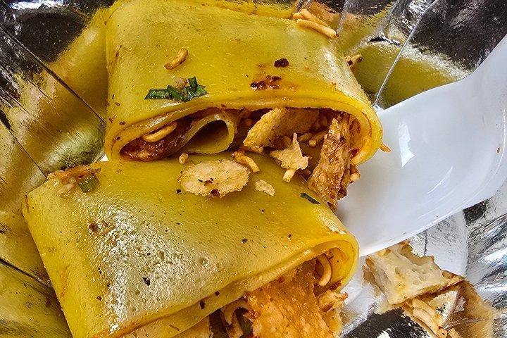 カトマンズのウォーキングフードツアーで地元の味を堪能