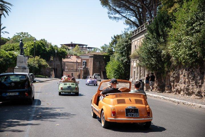 ローマビンテージフィアット500車ツアー（カメラマン付き）