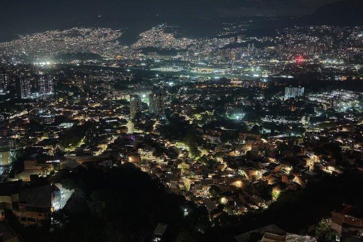 メデジン エル シエロと野外博物館のビューポイント ツアー