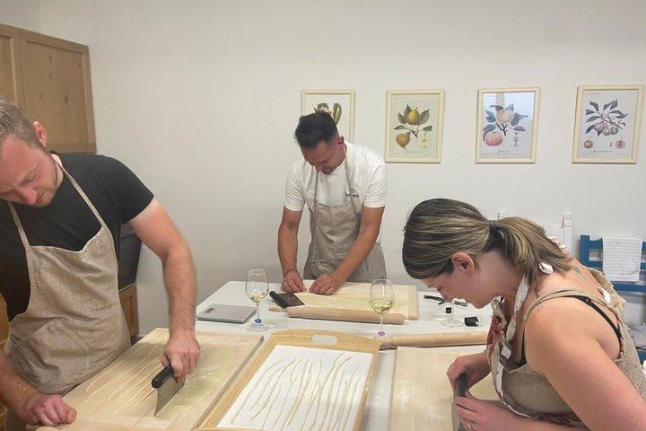San Gimignano: Authentic Tuscan Cooking Class & Wine Tasting