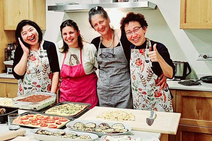 San Gimignano: Authentic Tuscan Cooking Class & Wine Tasting