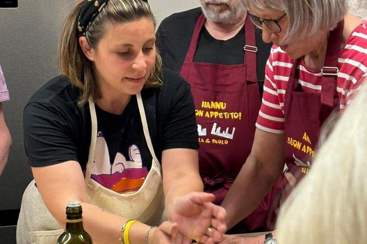 San Gimignano: Authentic Tuscan Cooking Class & Wine Tasting