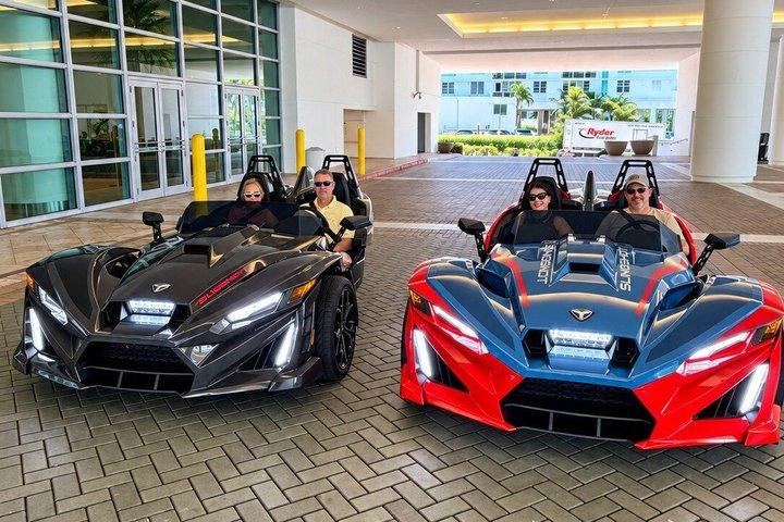 フォートローダーデール：スリングショットR セルフドライブレンタル、ビーチサイドピックアップ
