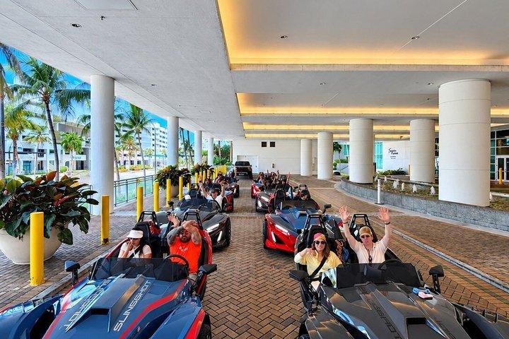 フォートローダーデール：スリングショットR セルフドライブレンタル、ビーチサイドピックアップ