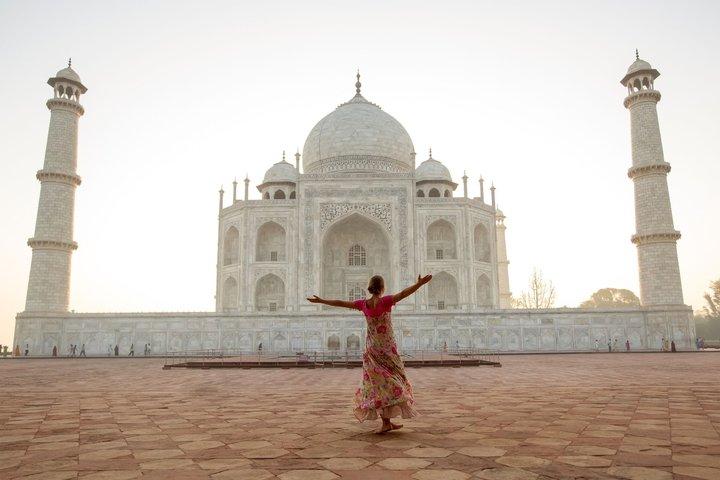 From Pune: 2 Days Delhi, Agra Fort & Taj Mahal Guided Tour