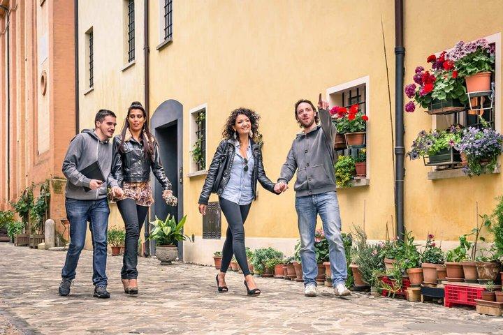 Hello Modena: Private 2-Hour Intro City Walk with Local Guide