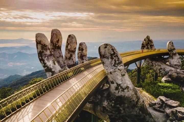 フエ：複数の必見スポットを経由するホイアンへのプライベートカー送迎