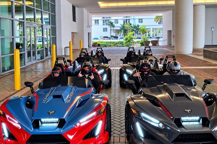 フォートローダーデール：スリングショットR セルフドライブレンタル、ビーチサイドピックアップ