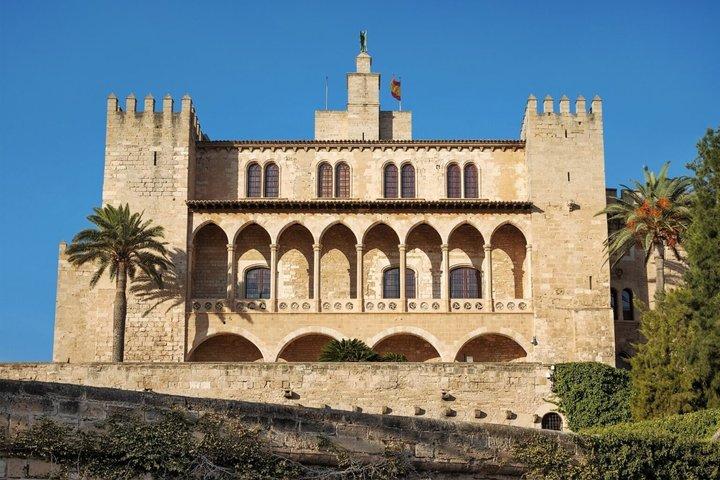 VIP Shore Excursion Palma Castle and Cathedral Small Group