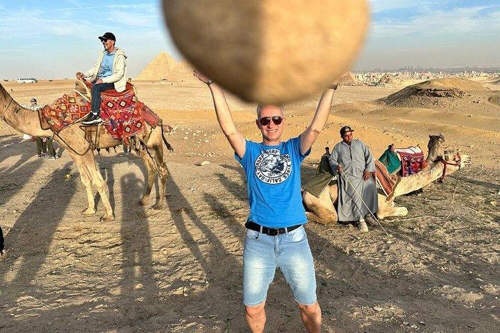 ハルガダからのカイロ日帰り旅行：ピラミッドとグランド・エジプト博物館