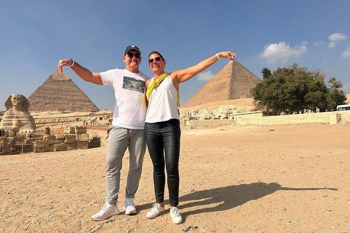 ハルガダからのカイロ日帰り旅行：ピラミッドとグランド・エジプト博物館