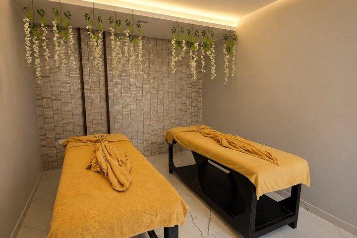 Hurghada 90-Minute Massage Experience with Face Mask and Transfer