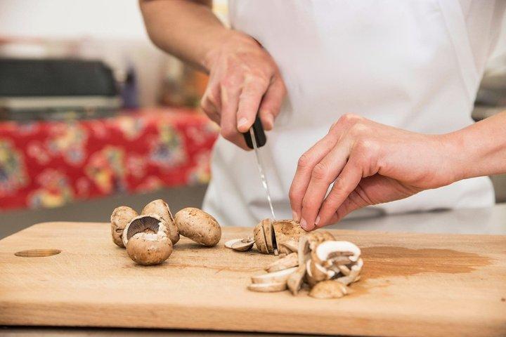 サクラメントでの地元シェフによる楽しいアジア麺作りクラス