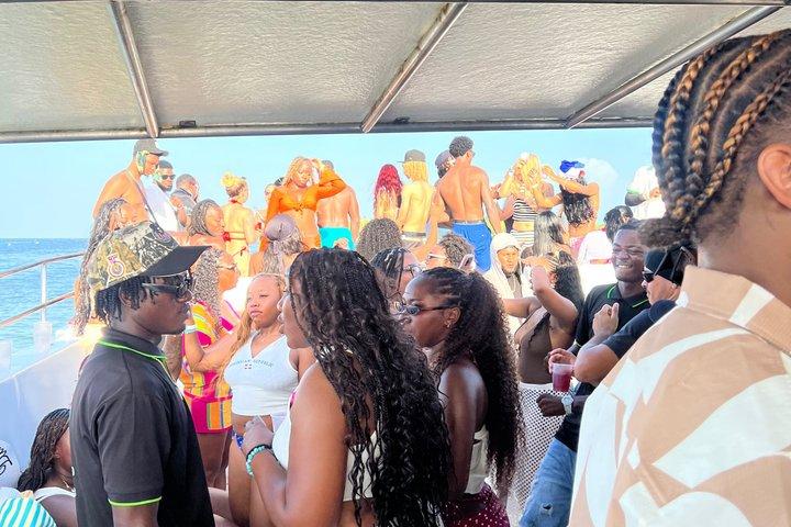 Hip Hop Punta Cana Party Boat – The Float Flow Party