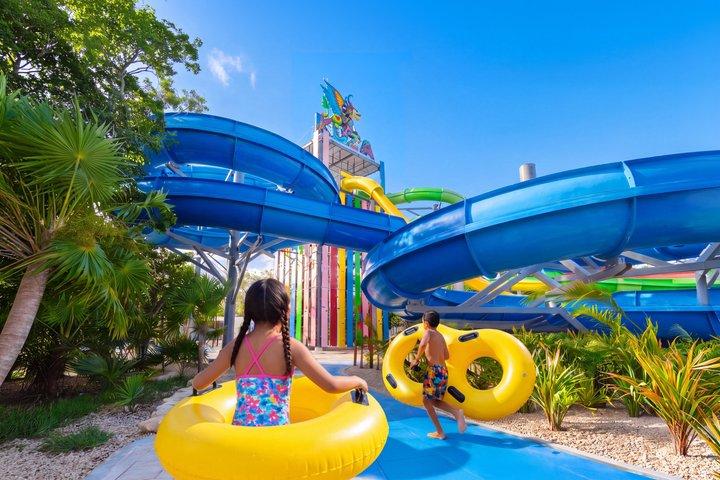 Cozumel : ウォーターパーク＆クザビーチ、ビュッフェ＆オープンバー付き