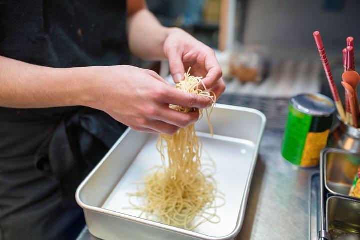 シアトルで地元シェフと楽しむラーメン作り教室